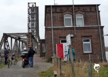 Frachter rammt die Friesenbrücke in Weener / Ems
