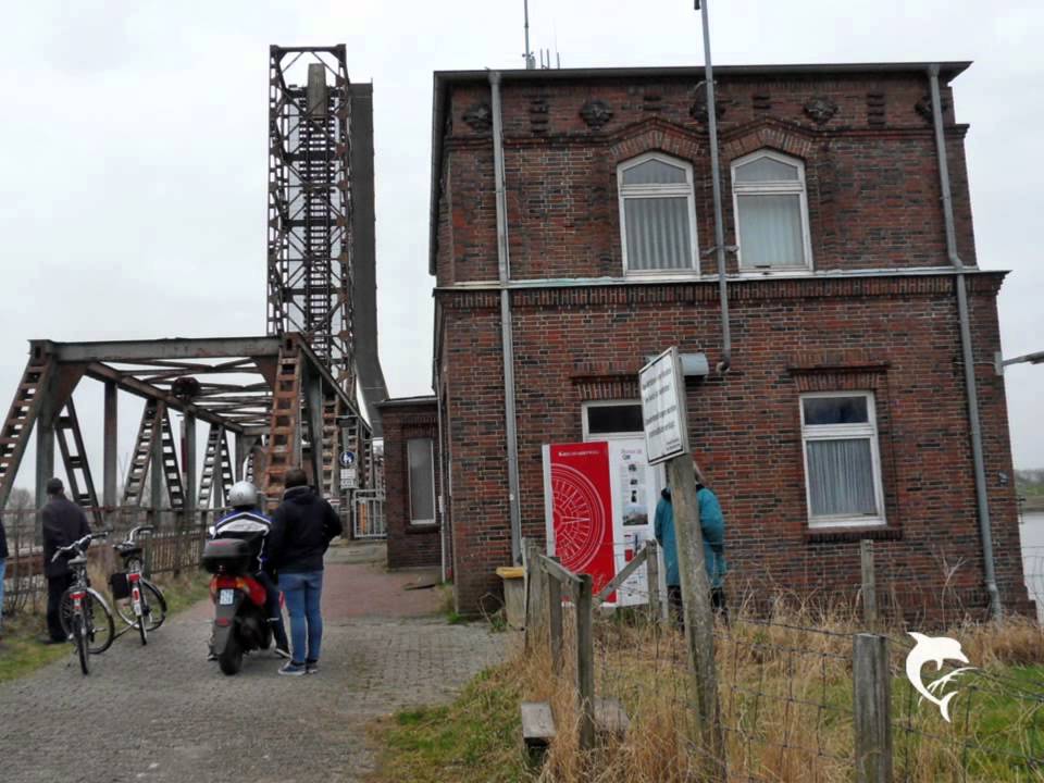 Frachter rammt die Friesenbrücke in Weener / Ems