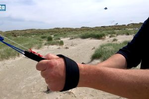 KITE & friends-Anleitung: Zweileiner / Lenkdrachen / Matte fliegen – Kite-Tutorial