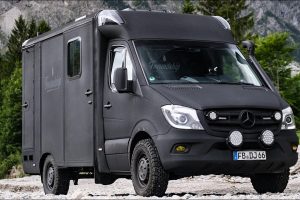 Roomtour: Mercedes Sprinter Krankenwagen Campervan