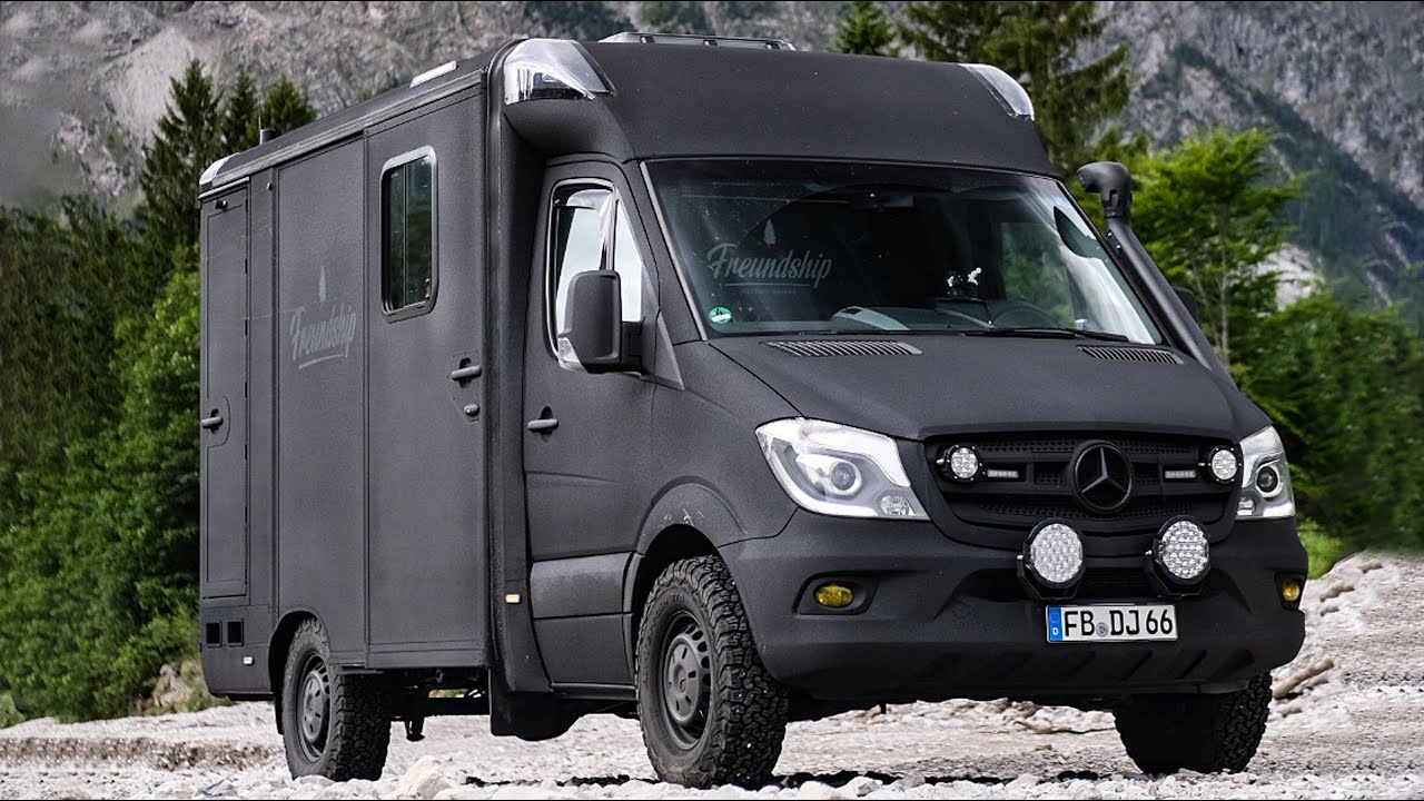 Roomtour: Mercedes Sprinter Krankenwagen Campervan