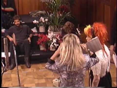 Behind the Scenes – Cyndi Lauper