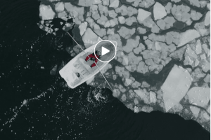 Mensch gegen Eisscholle