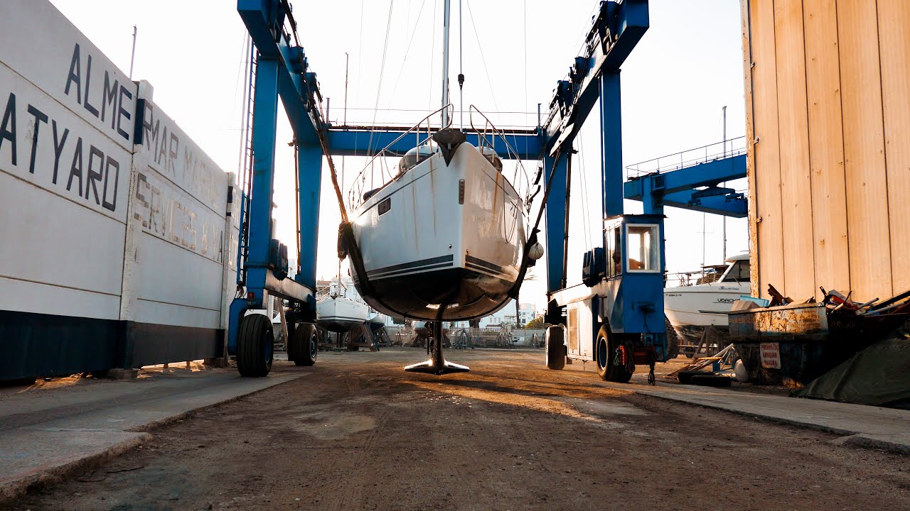 Solarpanel setzt eine Bavaria 46 unter Strom und zerstört sie