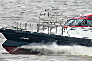 Pilot vessel in full action