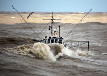 Fishing boats nearly capsize entering the Greymouth River