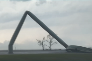 THE MOST INCREDIBLE TORNADO VIDEO EVER CAPTURED